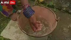 Heat Water: మహబూబాబాద్ లో వింత ఘటన... వేడెక్కుతున్న బావి నీరు