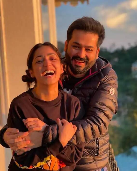 বিয়ের পরেও নিজের সোশ্যাল মিডিয়ায় বিভিন্ন ছবি পোস্ট করেছেন ইয়ামি গৌতম।