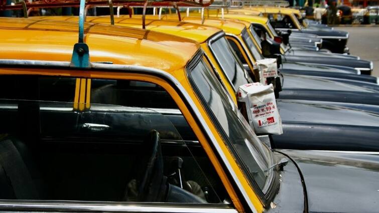 Mumbai News: Taxi Drivers demanding fare hike, to strike on 1 August Mumbai Taxi Strike: मुंबई में 1 अगस्त से टैक्सी मिलने में हो सकती है दिक्कत, ड्राइवरों ने हड़ताल का किया है आह्वान, जानिए- क्या है वजह