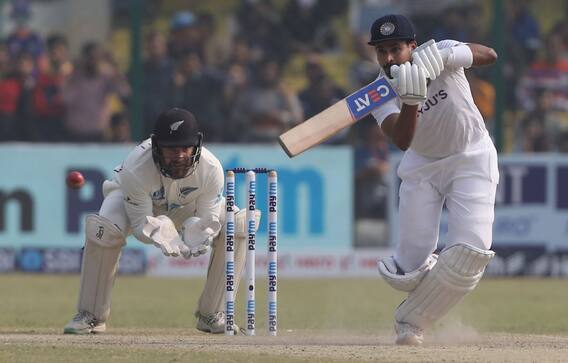 અય્યરે ગાવસ્કરના 50 વર્ષ જૂના રેકોર્ડની કરો બરાબરી, બન્યો ત્રીજો ભારતીય