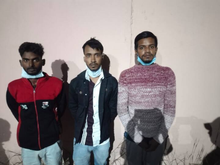 Delhi Crime: वर्क फ्रॉम होम के नाम पर ठगी करने वाले गिरोह का भंडाफोड़, टारगेट के नाम पर सौंप देते थे ज्यादा काम, फिर वसूलते थे पेनाल्टी Delhi four accused held for cheating aspirants on promise work from home jobs extort money on target impossible to complete ANN Delhi Crime: वर्क फ्रॉम होम के नाम पर ठगी करने वाले गिरोह का भंडाफोड़, टारगेट के नाम पर सौंप देते थे ज्यादा काम, फिर वसूलते थे पेनाल्टी