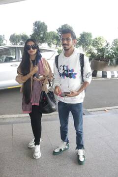 বিমানবন্দরে স্ত্রী ধনশ্রীর সঙ্গে যুজবেন্দ্র, যাচ্ছেন কোথায়?