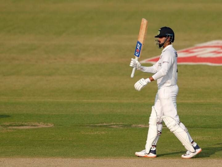 IND vs AUS, Toss Update Australia won toss and elected to bat first in Delhi Test know both teams playing 11 IND vs AUS, Playin 11: श्रेयस अय्यर टीममध्ये, दुसऱ्या कसोटीसाठी दोन्ही संघांच्या अंतिम 11 मध्ये बदल, पाहा दोन्ही संघाची प्लेईंग 11