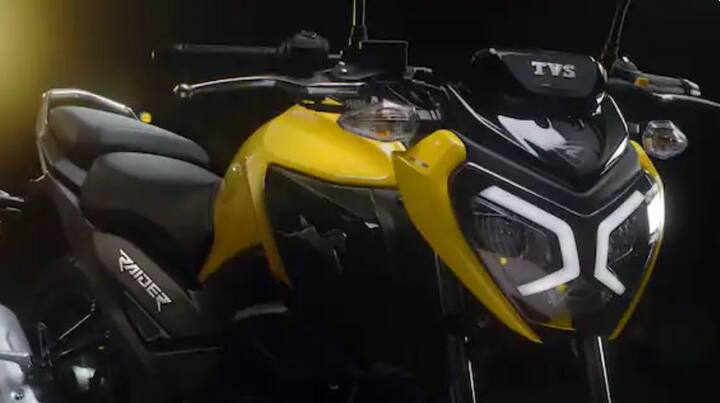 TVS Raider বাইকে রয়েছে 124.8 cc ইঞ্জিন। যা 11 Bhp @ 7,500 rpm শক্তি ও 11 Nm @ 6,000 rpm   পিক টর্ক জেনারেট করে। এতে রয়েছে 5স্পিড গিয়ারবক্স। এটি 67 kmpl মাইলেজ দেয়। TVS Raider-এর দাম   Rs.77,500 (এক্স-শোরুম, দিল্লি)।