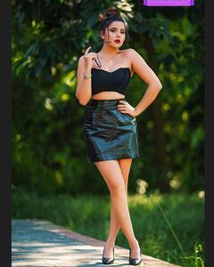 Bhojpuri Actress Sushma Adhikari : भोजपुरी अभिनेत्रीच्या बोल्ड लूकची चर्चा, नेटकरी करतायत सनी लिओनीसोबत तुलना