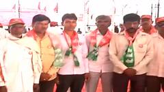 Mumbai : मुंबईच्या आझाद मैदानात महापंचायत; संयुक्त शेतकरी कामगार मोर्चाकडून आयोजन ABP Majha