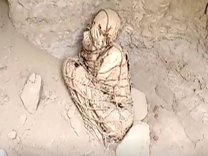 Peru: Archeologists unearthed mummy estimated at least 800 years old 800-Year Old Mummy: கயிறால் கட்டப்பட்ட உடல்.. 800 ஆண்டுகள் பழமையான மம்மி கண்டுபிடிப்பு! தொடரும் ஆய்வு!