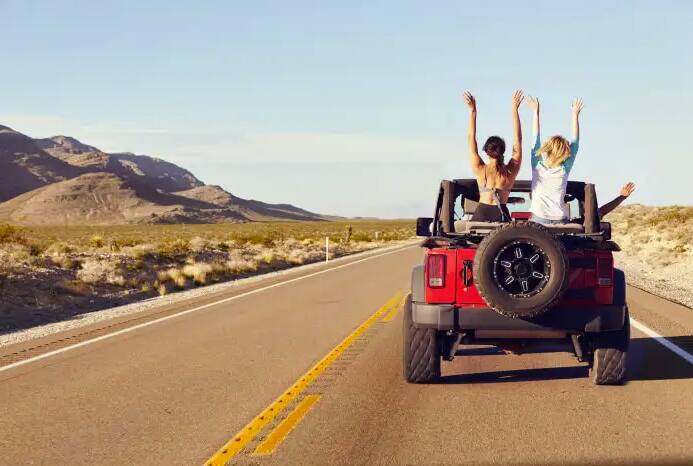 ਕਾਰ ਚੈੱਕ ਕਰੋ: ਰਾਤ ਨੂੰ ਯਾਤਰਾ ਤੇ ਜਾਣ ਤੋਂ ਪਹਿਲਾਂ ਆਪਣੀ ਕਾਰ ਨੂੰ ਸਹੀ ਤਰ੍ਹਾਂ ਚੈੱਕ ਕਰੋ, ਜਿਵੇਂ ਹੈੱਡਲੈਂਪਸ, ਫੋਗ ਲੈਂਪਸ, ਕੂਲੈਂਟ ਦੀ ਮਾਤਰਾ ਤੇ ਇੰਜਨ ਦੇ ਤੇਲ ਦੀ ਮਾਤਰਾ, ਤੁਸੀਂ ਵਾਧੂ ਇੰਜਨ ਤੇਲ ਤੇ ਕੂਲੈਂਟ ਆਪਣੇ ਕੋਲ ਰੱਖ ਸਕਦੇ ਹੋ।