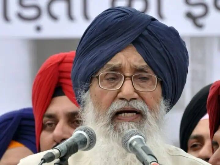 Sardar Parkash Singh Badal described the indecent attempts at Sachkhand Sri Harmandir Sahib as shocking ਪ੍ਰਕਾਸ਼ ਸਿੰਘ ਬਾਦਲ ਨੇ ਸੱਚਖੰਡ ਸ੍ਰੀ ਹਰਿਮੰਦਿਰ ਸਾਹਿਬ ਵਿਖੇ ਬੇਅਦਬੀ ਦੇ ਯਤਨਾਂ ਨੂੰ ਦੱਸਿਆ ਹੈਰਾਨੀਜਨਕ