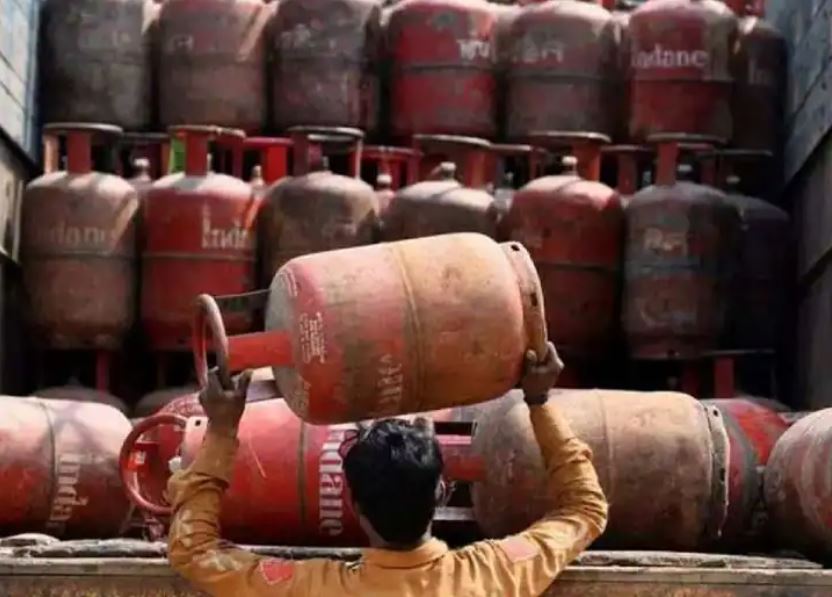 91.50 Cut In The Price Of Delhi's Commercial Cylinder, Now Rs 1907 Will Have To Be Paid, These People Will Benefit | Commercial Cylinder Price Cut By Rs 91.50 In Delhi, Now