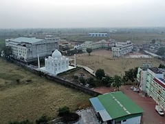 In Pics: అచ్చం తాజ్‌మహల్‌లానే ఉందేె! భార్యకు ప్రేమతో మరో షాజహాన్!