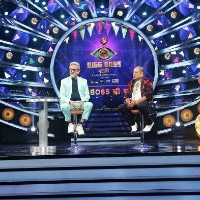 तसेच जे सदस्य घरामध्ये किंवा टास्कमध्ये दिसत नाहीत त्यांनादेखील ते कुठे कमी पडत आहेत ते सांगितले आहे. या आठवड्यात बिग बॉस मराठीच्या घरातून दादूस म्हणजेच संतोष चौधरी बाहेर पडला आहे. (photo:daduschaudhari_official/ig)