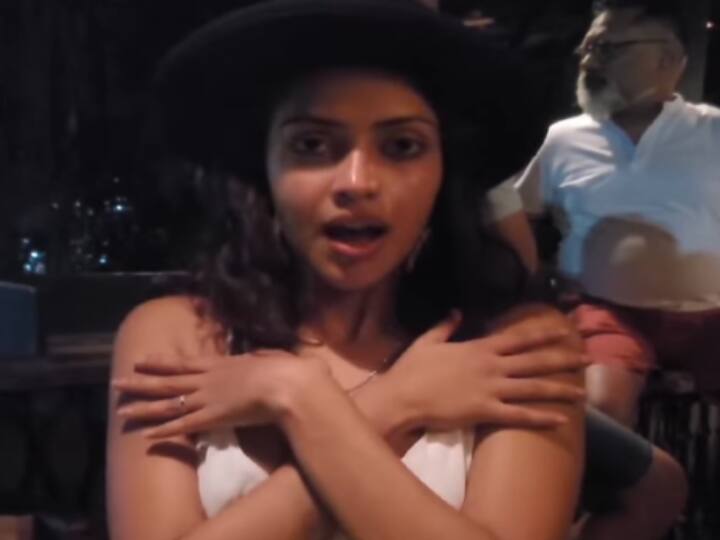 Actress Amala Paul latest instagram video with her reaction gone viral- Watch Video Watch Video: கஷ்டம் வரலாம்.. இந்த நிமிஷம் மட்டும்தான் நிஜம்.. அமலா பால் சொன்ன Life அட்வைஸ்..!