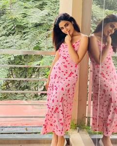 Samyuktha Menon pics: டெலிபோன் மணி போல் சிரிப்பவள் இவளா...சம்யுக்தாவின் சமத்தான கிளிக்ஸ்..!