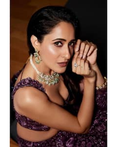 Pragya Jaiswal: అహో ‘అఖండ’ బ్యూటీ.. అందాల విందుతో పరేషాన్ చేస్తున్న ప్రగ్యా జైస్వాల్