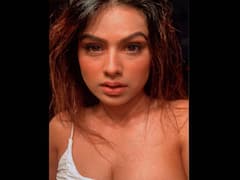 Nia Sharma ने सेल्फी में दिखाया इतना ग्लैमरस लुक, मिनटों में वायरल हो गई तस्वीर