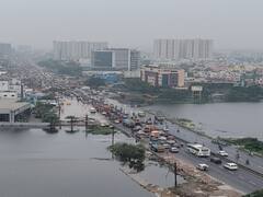Tamil Nadu Rains: జలదిగ్బంధంలో తమిళనాడు.. 11 జిల్లాల్లో విద్యాసంస్థలకు సెలవు