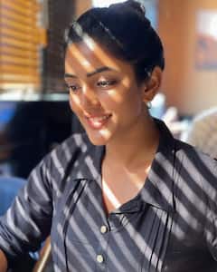 Eesha Rebba: నేచురల్ బ్యూటీ ఈషారెబ్బ క్యూట్ ఫొటోలు.. 