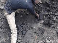 Jharkhand: बोकारो के पर्वतपुर कोल ब्लॉक से जिंदा बाहर निकले मजदूर, 4 दिन पहले हुआ था दर्दनाक हादसा    