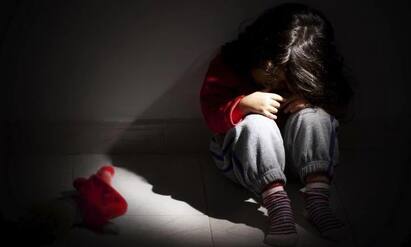 minor booked for sexual assault of 4 year old in chikhali சாக்லேட்டை காட்டி நடந்த கொடூரம்.. 12 வயது சிறுவனால் 4 வயது சிறுமிக்கு பாலியல் வன்கொடுமை.. வெளிவந்த அதிர்ச்சி குற்றம்..