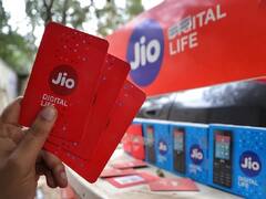 Reliance Jio Data Plan: এক লাফে দাম বাড়ল জিও প্রিপেড প্ল্যানের, চিন্তায় গ্রাহকরা