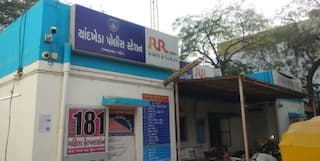 અમદાવાદના ચાંદખેડામાં વૃદ્ધ દંપત્તીને ઘસડીને પોલીસ સ્ટેશન લઈ જવાના કેસમાં 6 પોલીસ કર્મચારીઓ સસ્પેન્ડ 