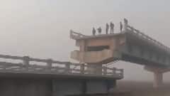 Shahjahanpur में टूटा कोलाघाट पुल का हिस्सा, BSP शासन के दौरान बना था ये पुल | Khabarein Tabadtod
