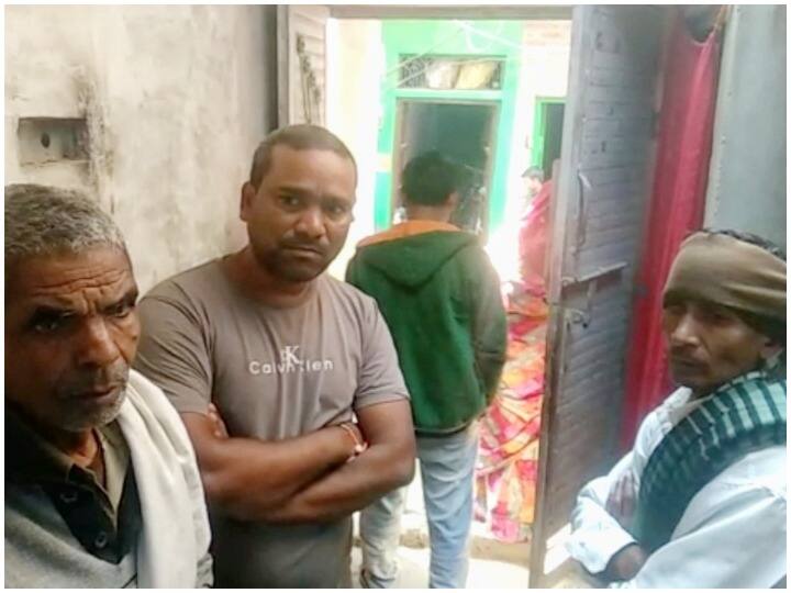 Firozabad News: फिरोजाबाद में दो महिलाओं ने जहर खाकर की आत्महत्या, एक ही परिवार में हुई थी शादी Firozabad News: Two women committed suicide by consuming poison in UP, police engaged in investigation of the case ann Firozabad News: फिरोजाबाद में दो महिलाओं ने जहर खाकर की आत्महत्या, एक ही परिवार में हुई थी शादी