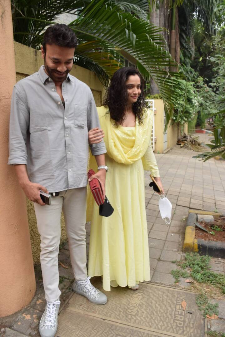 The couple was also spotted arriving at producer Ekta Kapoor’s residence with their wedding invitations. According to reports, Ankita and Vicky will get married in the second week of December. (Image courtesy – Manav Manglani)
