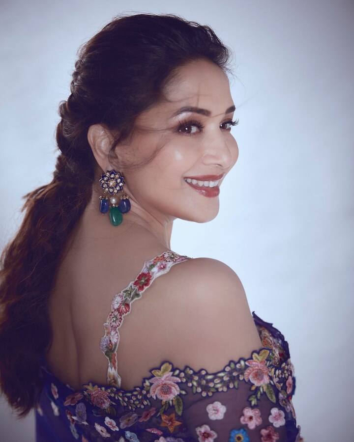 మాధురీ దీక్షిత్ అందమైన ఫోటోలు (Image credit: Madhuri Dixit /Instagram)