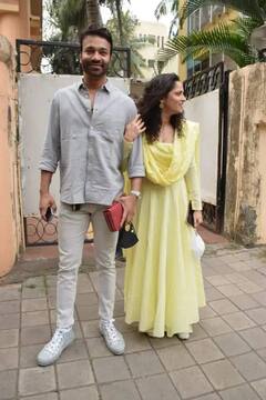 Wedding Bells : अंकिता लोखंडे आणि विकी जैन निघाले लग्नपत्रिका वाटण्यासाठी, काही दिवसात अंकिता होणार नवरी!