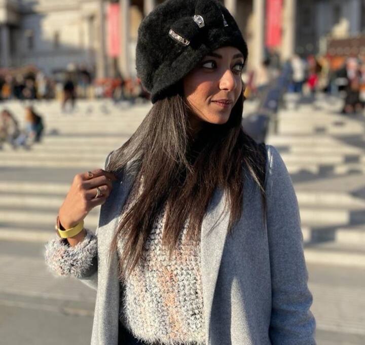 নানারকম পোশাকে ক্যামেরার লেন্সে ধরা পড়েছেন দেবলীনা। ইনস্টাগ্রামের দেওয়াল জুড়ে সেই ভ্রমণেরই ছবি।