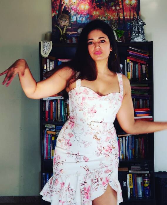 Poonambajwa Photos: బన్నీని 'పరుగు'లు పెట్టించిన బ్యూటీకి లక్ కలసిరాలేదా...