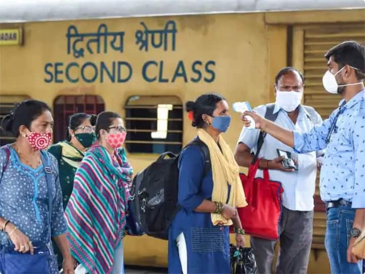 Coronavirus Guidelines in UP: ओमिक्रोन की दहशत के बीच योगी सरकार ने जारी की नई गाइडलाइंस, जानें क्या हैं नए नियम Coronavirus UP Guidelines Amidst the panic of Omicron Yogi Adityanath government issued new guidelines Coronavirus Guidelines in UP: ओमिक्रोन की दहशत के बीच योगी सरकार ने जारी की नई गाइडलाइंस, जानें क्या हैं नए नियम