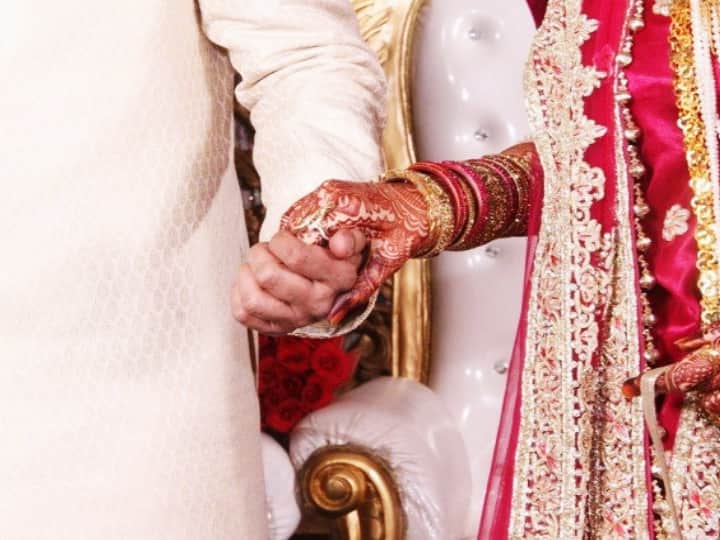 Gopalganj News: On seeing the bride, the bridegroom speak truth, wedding procession absconded, know the whole matter ann Gopalganj News: दुल्हन को देखते ही मंडप में सच बोल बैठा दूल्हा, बात शुरू हुई तो भागने लगे बाराती, जानें पूरा मामला