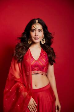 HBD Rashi Khanna : ஹாப்பி பர்த்டே ராஷி கண்ணா.. ஸ்பெஷல் க்ளிக்ஸ்..