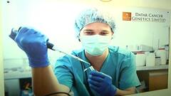 Breast Cancer : रक्तातून करता येणार कर्करोगाची चाचणी, नाशिकच्या दातार कॅन्सर जेनेटिक्सचं तंत्रज्ञान
