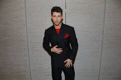 2021 Fashion अवॉर्ड्समध्ये प्रियांका चोप्रा आणि निक जोनासचा स्टायलिश लूक