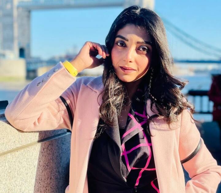 বিয়ের এক বছর পূর্তিটাও তাই তেমনই মিষ্টি করে তুলতে চান তাঁরা। বিবাহবার্ষিকীর পূর্বে দুজনে সেরে এলেন বিদেশ সফর।