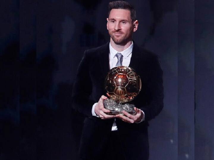 Argentina Lionel Messi wins Ballon d'Or award for best footballer in world for record seventh time Ballon d'Or Award 2021: लियोनेल मेसी ने रिकॉर्ड 7वीं बार जीता बैलोन डिओर अवॉर्ड, क्रिस्टियानो रोनाल्डो और रॉबर्ट लेवानडॉस्की को छोड़ा पीछे