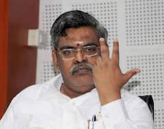 Sirirvennela: తెలుగు అక్షరానికి పాటలతో స్వరాభిషేకం చేసిన సిరివెన్నెలకు ఇదే సిని