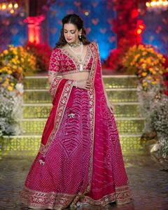 Dia Mirza ने फिर दुल्हनिया बनकर धड़काया दिल, लहंगे और हैवी ज्वैलरी लुक को करना चाहते है कॉपी तो खर्च करने होंगे इतने रुपए