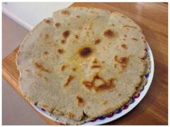 Good Health Care Tips: सर्दियों में खाएं इन आटों से बनी रोटियां, शरीर रहेगा गर्म