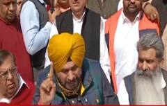 ਲੁਧਿਆਣਾ 'ਚ ਨਵਜੋਤ ਸਿੱਧੂ ਦੇ ਨਿਸ਼ਾਨੇ 'ਤੇ ਸੁਖਬੀਰ ਬਾਦਲ,ਅਕਾਲੀ ਦਲ ਦੇ ਨਿਵੇਸ਼ ਸੰਮੇਲਨ ਉੱਤੇ ਚੁਕੇ ਸਵਾਲ