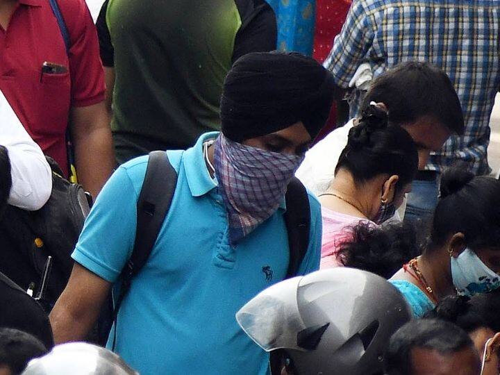 Mask usage is declining in India Govt warns about risky unacceptable level of mask usage amid Omicron scare Mask : भारतात मास्कच्या वापरात घट ही चिंतेची बाब; कोरोनाचा धोका वाढण्याची शक्यता; निती आयोगाचा इशारा