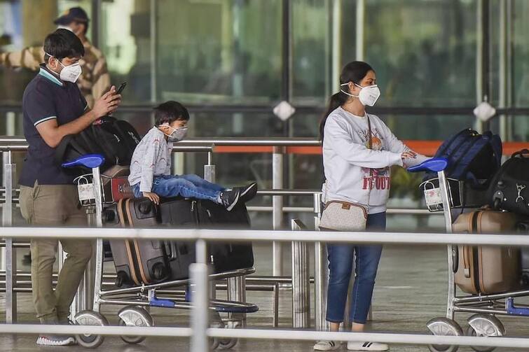 Britain return Patients detect with corona at kolkata airport Kolkata Corona News: ওমিক্রন উদ্বেগের মধ্যেই চাঞ্চল্য, কলকাতা বিমানবন্দরে করোনা আক্রান্ত ব্রিটেন ফেরত যাত্রী