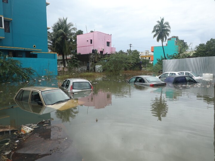 கடலூரை அடுத்தடுத்து தாக்கும் வெள்ளம் - நேற்று மட்டும் ஒரே நாளில் 17 செ.மீ மழை