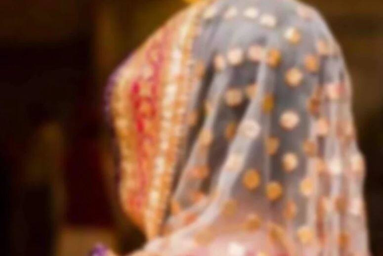 Bijnor: Wife files police complaint against in laws check details સાહેબ! ડ્રગ્સના નશામાં પતિ મોઢામાં કપડું ભરાવીને..... પરિણીતાની દર્દનાક કથા સાંભળી પોલીસ પણ હેરાન