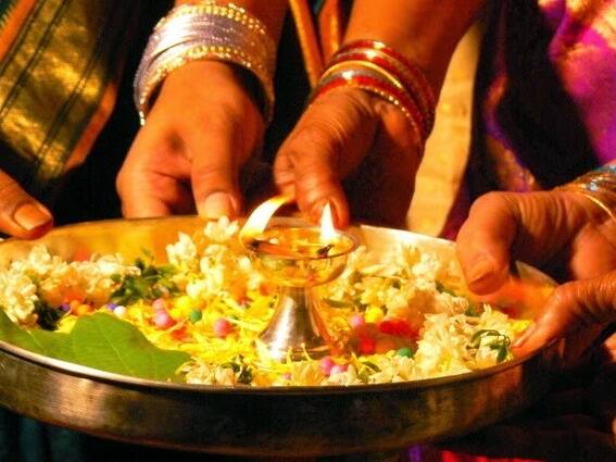 जानें आरती करने का क्या है सही तरीका