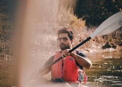 Vicky Kaushal Latest Photos: विक्की कौशल नाव लेकर पहुंचे Katrina Kaif के पास, क्या किनारे खड़ी हैं कैटरीना?